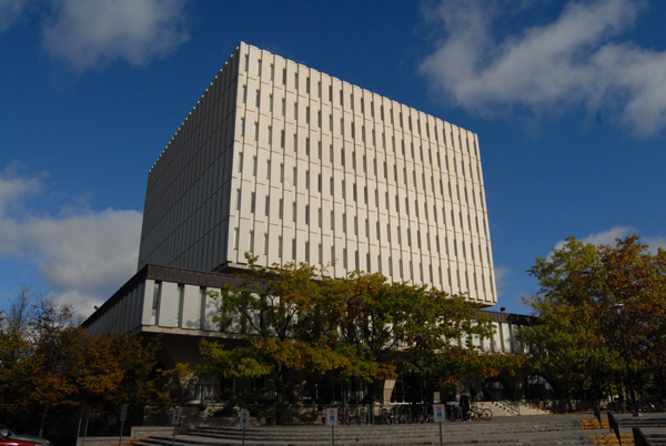 Photo of the Dana Porter Library